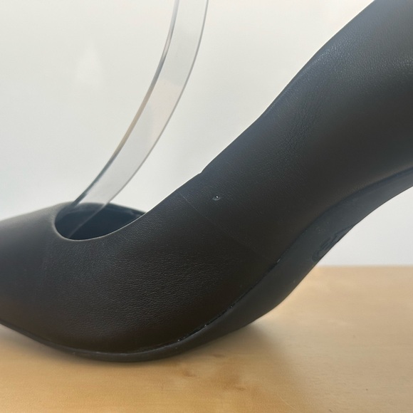 MICHAEL MICHAEL KORS Alina Black Leather Flex Pointed-Toe Pumps Women's Size 9 M - Picture 10 of 11